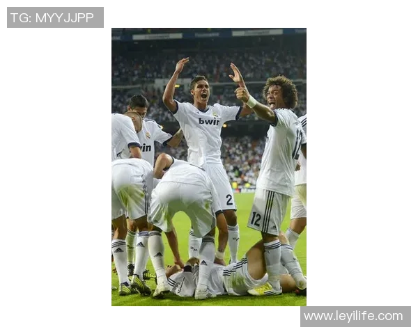 西甲精彩对决AC米兰大胜波尔图战术解析与绝杀瞬间回顾