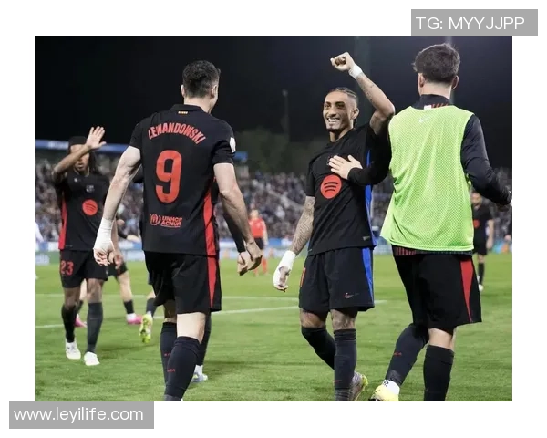 国王杯惊天逆转AC米兰3-2战胜国米历史冷门引发全场狂欢