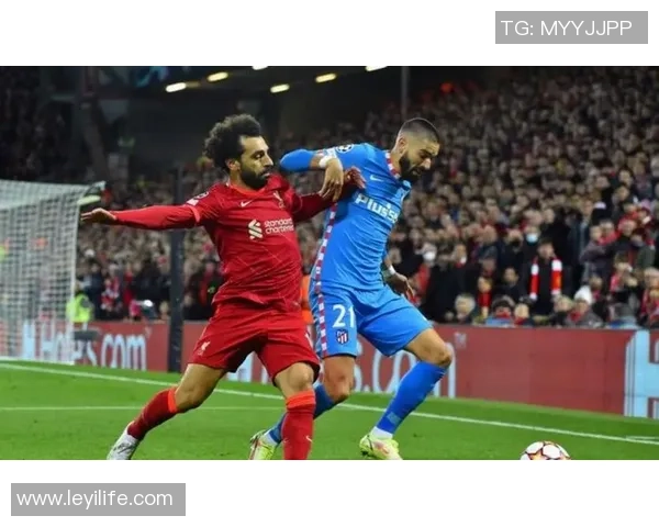 中超激战：尤文图斯狂胜利物浦六比二乌龙球瞬间引发全场沸腾