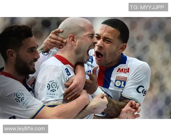 友谊赛精彩对决里昂与皇马战成平局引发全场热议